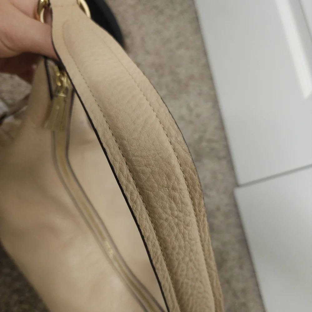 HP!! MICHAEL KORS CREAM TASSEL LARGE LYDIA HOBO BAG
